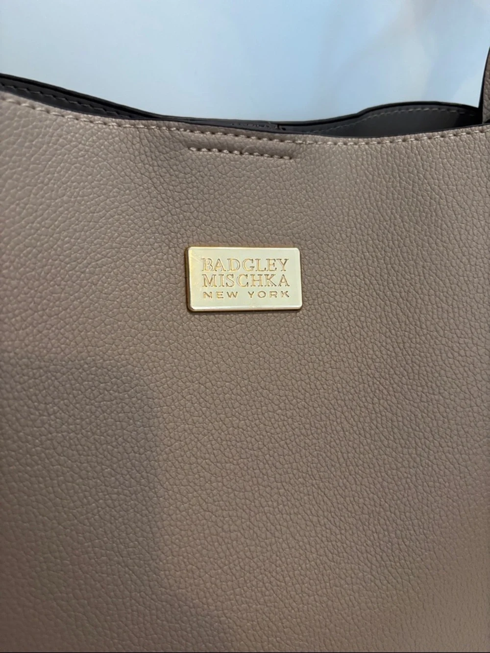 NEW! Badgley Mischka Taupe Tan Pebbled Vegan Faux Leather Tote with Top Handle - Picture 2 of 10